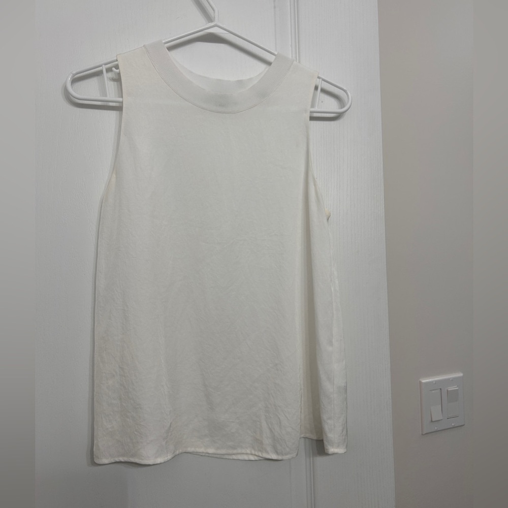 Vince White Ribbed Trim Crew Neck Sleeveless Top size small - Picture 2 of 11